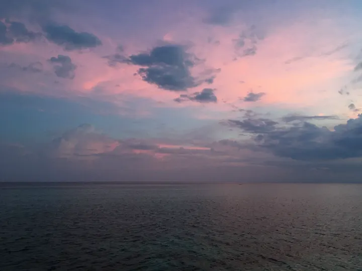 フィリピン・サンタフェ · 桃色の夕空 · 2018-10-04